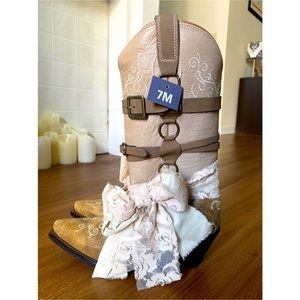 Women's Cowboy Cowgirl Boots Heels size 7